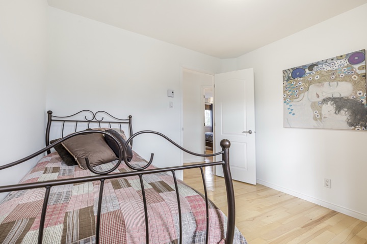 Chambre — 17 rue Desrochers, Shannon