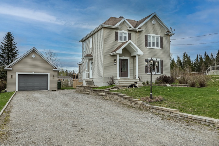 Extérieur — 17 rue Desrochers, Shannon